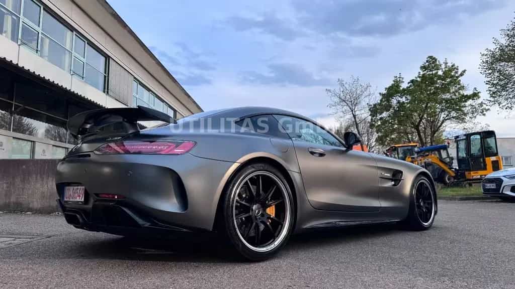 Mercedes-Benz AMG GT R | Carbon | Keramik | Burmester | designo 11/2016-photo-1