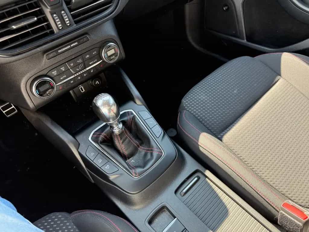 Ford Focus Lim. ST-Line+PDC+KAMERA+SOS+SITZHEIZUNG+BC 11/2018-photo-15