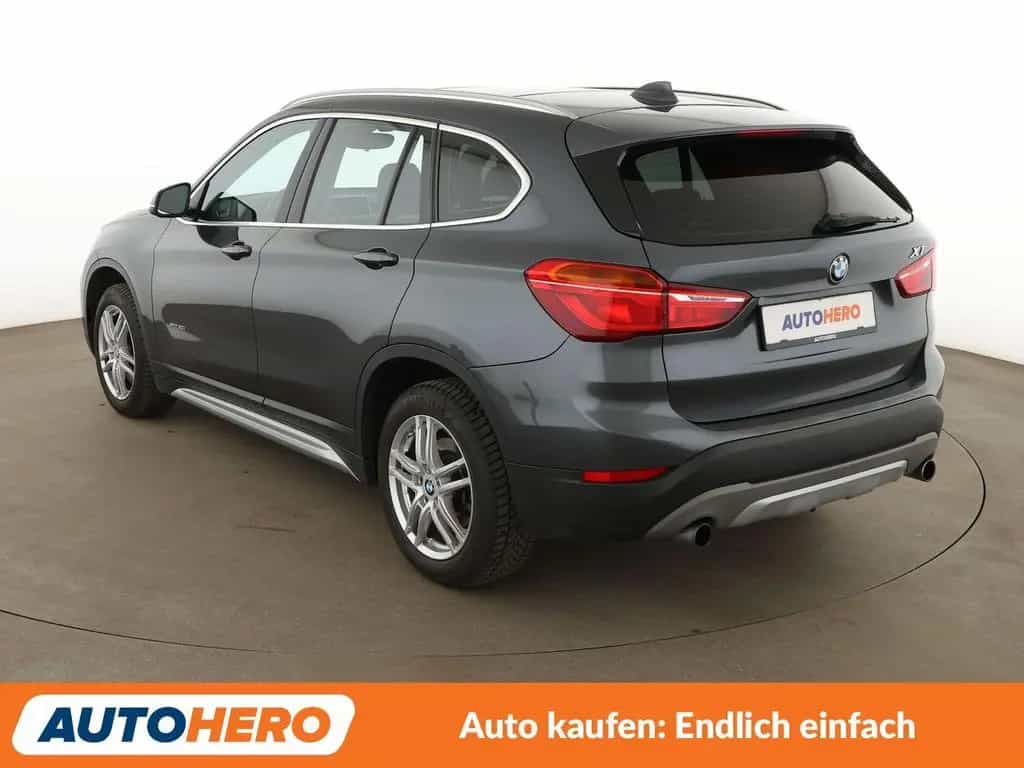 BMW X1 xDrive 20i xLine Aut.*NAV*TEMP*PDC*SHZ*AHK* 12/2017-photo-3