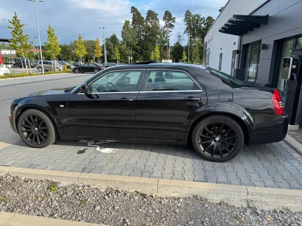 Chrysler 300C SRT-Design 02/2009-photo-4