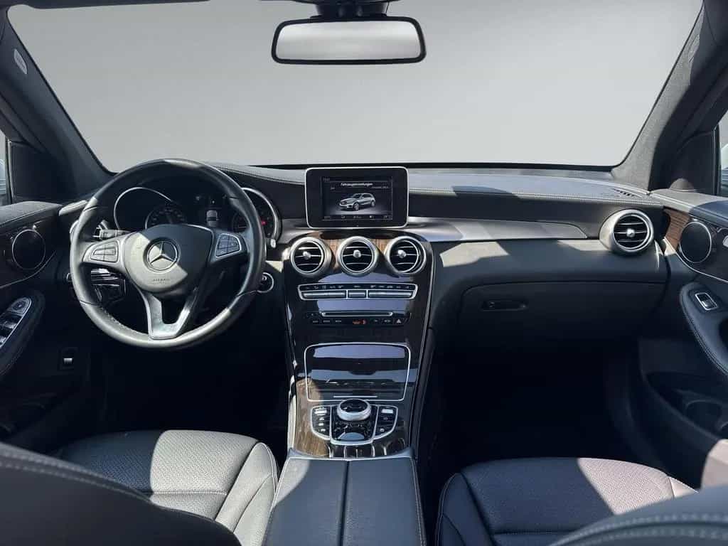 Mercedes-Benz GLC-Class 250 4Matic Exclusive PANO LED 05/2018-photo-3