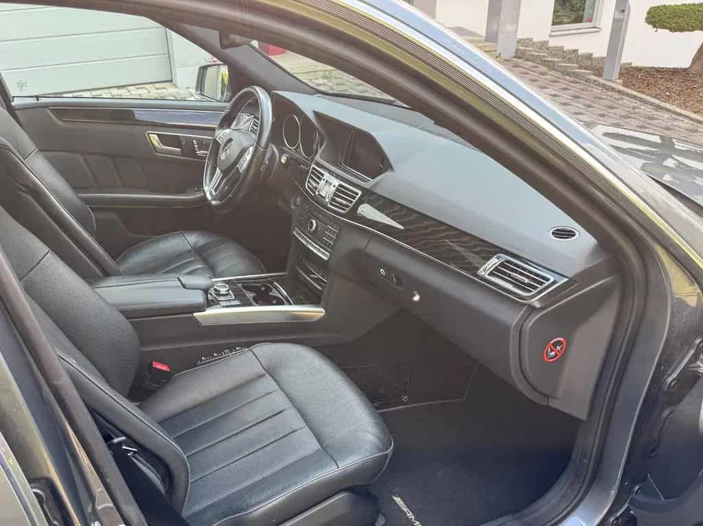 Mercedes-Benz E-Class 350 BlueTEC 4MATIC T AVANTGARDE AMG 06/2016-photo-11