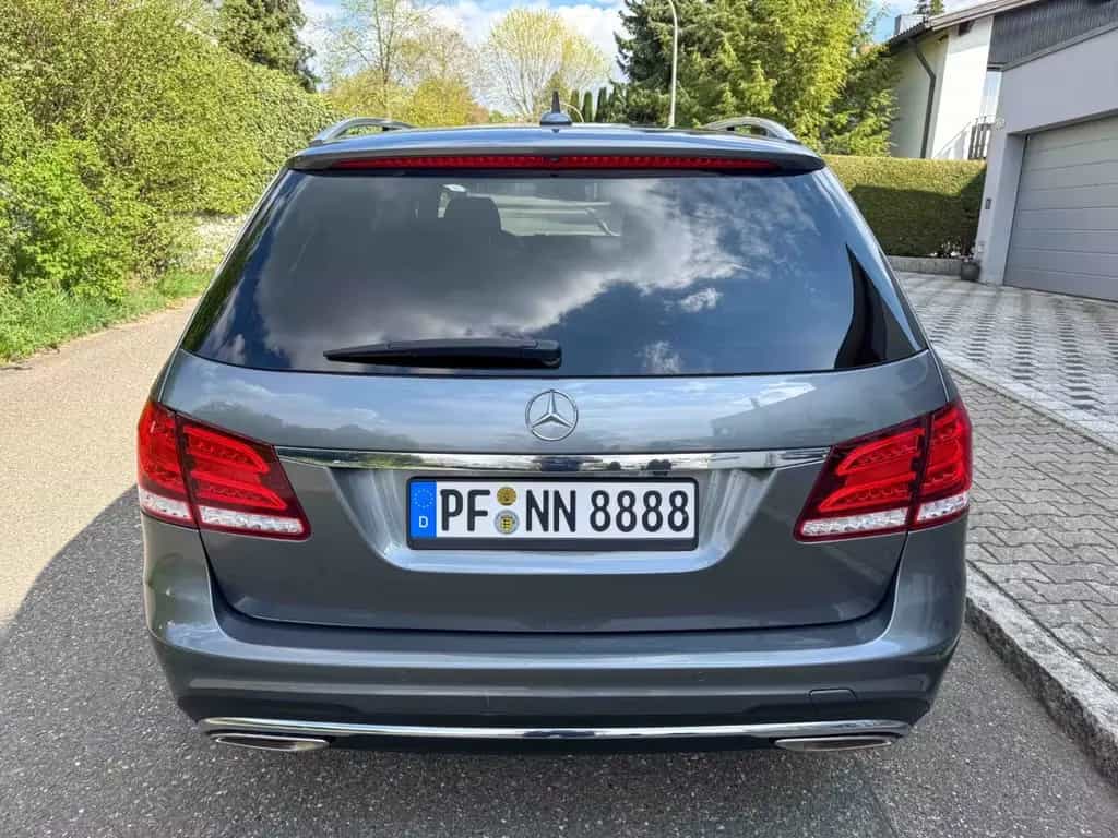 Mercedes-Benz E-Class 350 BlueTEC 4MATIC T AVANTGARDE AMG 06/2016-photo-3