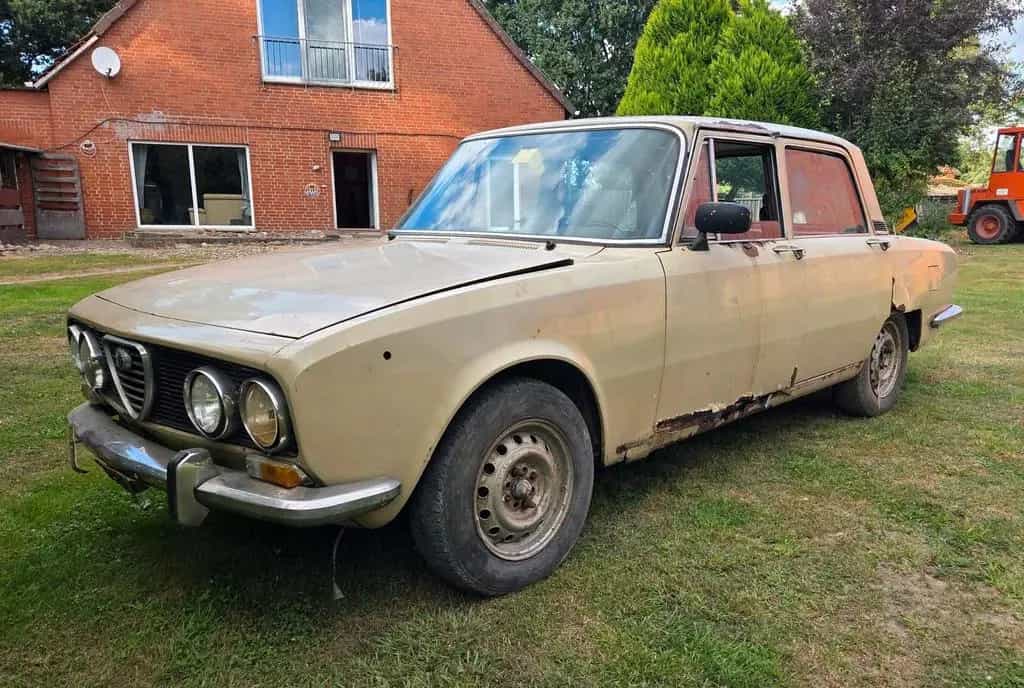 Alfa Romeo 2000 Berlina, Scheunenfund 01/1976-photo-0