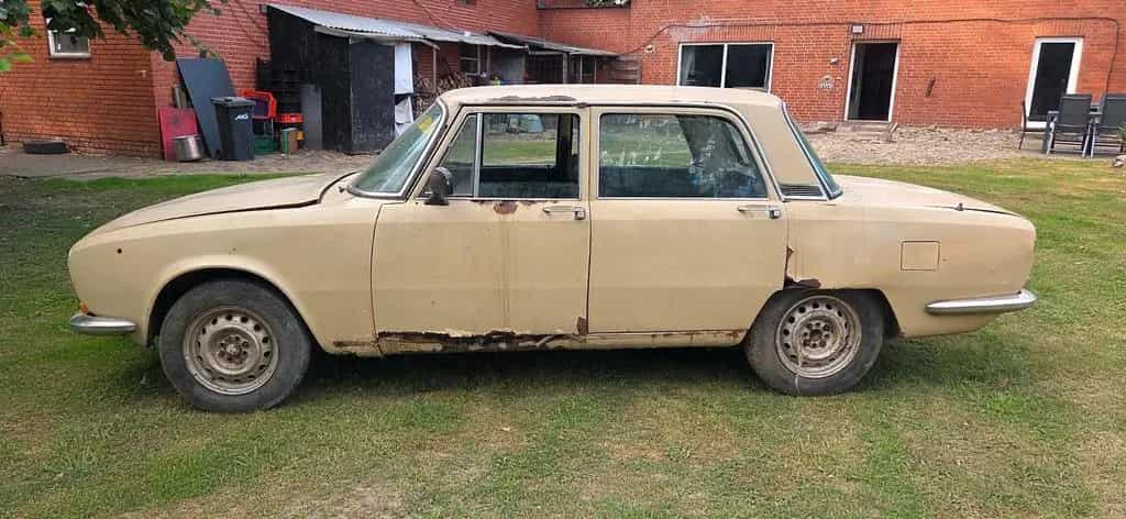 Alfa Romeo 2000 Berlina, Scheunenfund 01/1976-photo-1