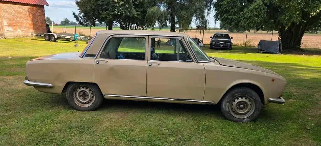 Alfa Romeo 2000 Berlina, Scheunenfund 01/1976-photo-4