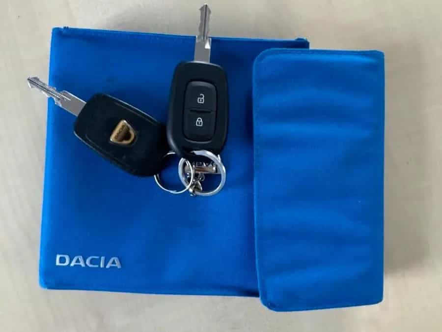 Dacia Duster 1.6 Laureate AHK TüV-Inspektion NEU 12/2017-photo-13
