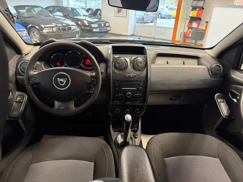 Dacia Duster 1.6 Laureate AHK TüV-Inspektion NEU 12/2017-photo-3