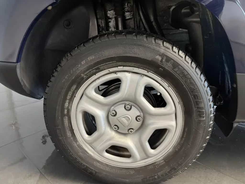 Dacia Duster 1.6 Laureate AHK TüV-Inspektion NEU 12/2017-photo-8