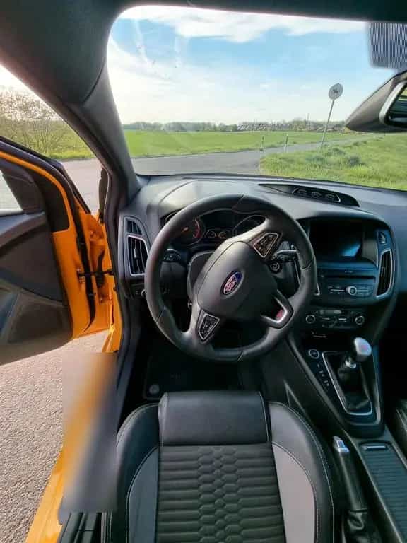 Ford Focus ST 02/2018-photo-10