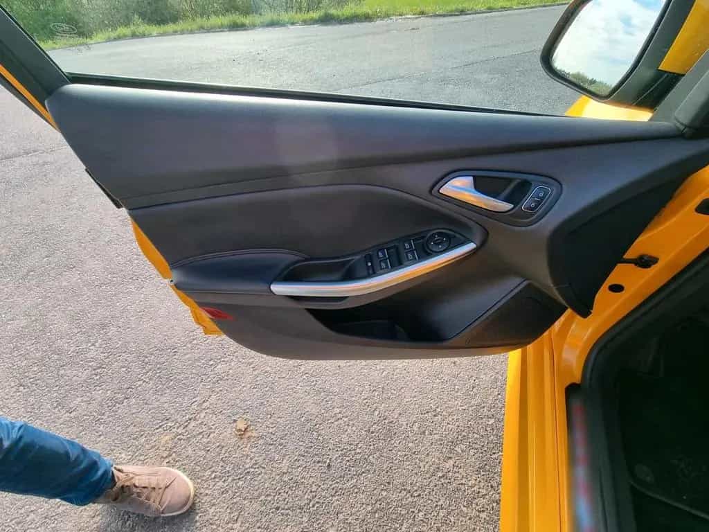 Ford Focus ST 02/2018-photo-11