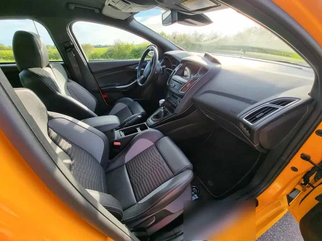 Ford Focus ST 02/2018-photo-4