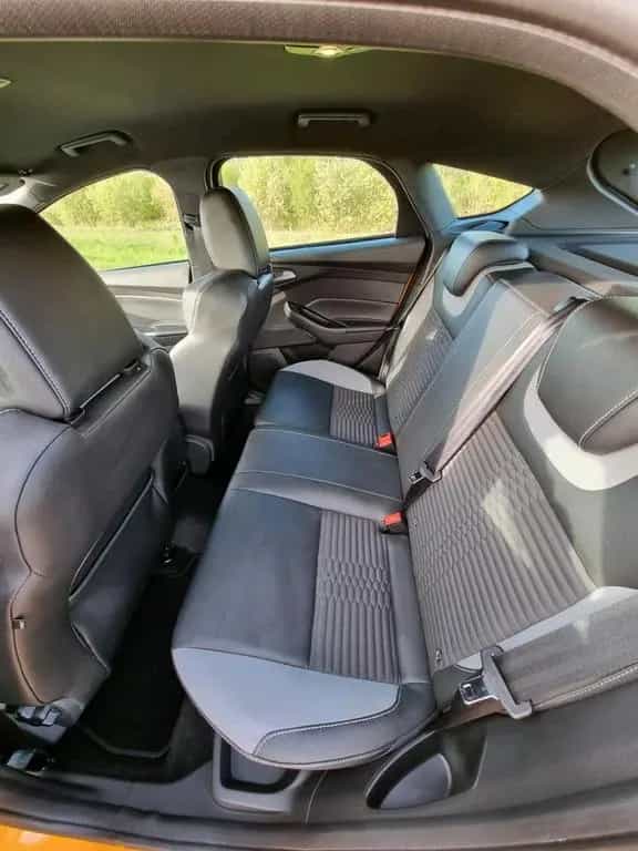 Ford Focus ST 02/2018-photo-6