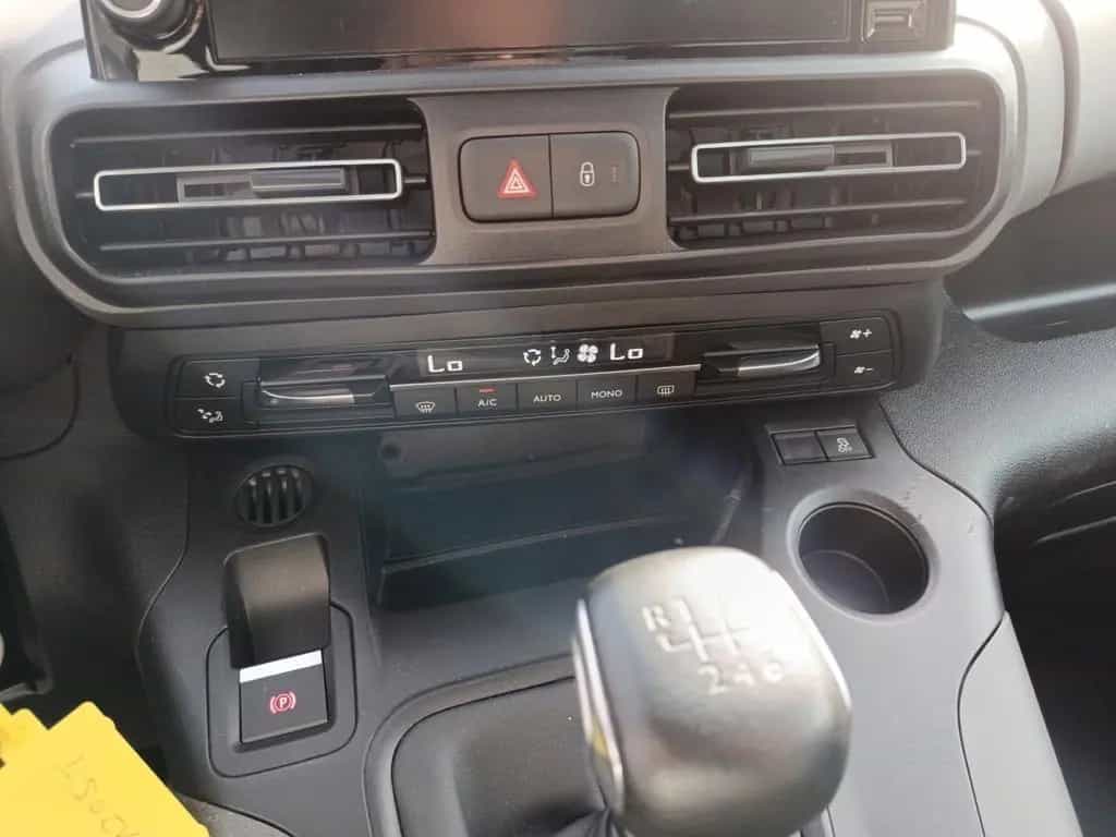Citroën Berlingo 1.5 BlueHDi 130 FAP Shine M 03/2019-photo-9