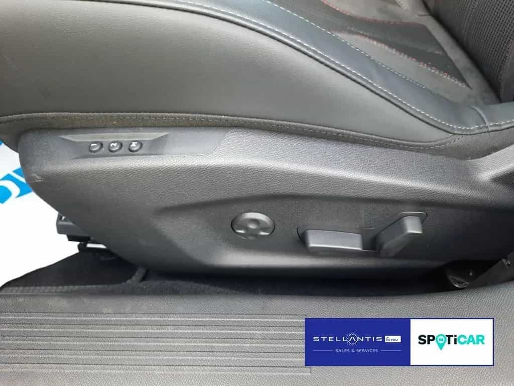 DS Automobiles DS4 4 Performance Line PT 130 EAT8 Focal SHZ eSi 01/2024-photo-11