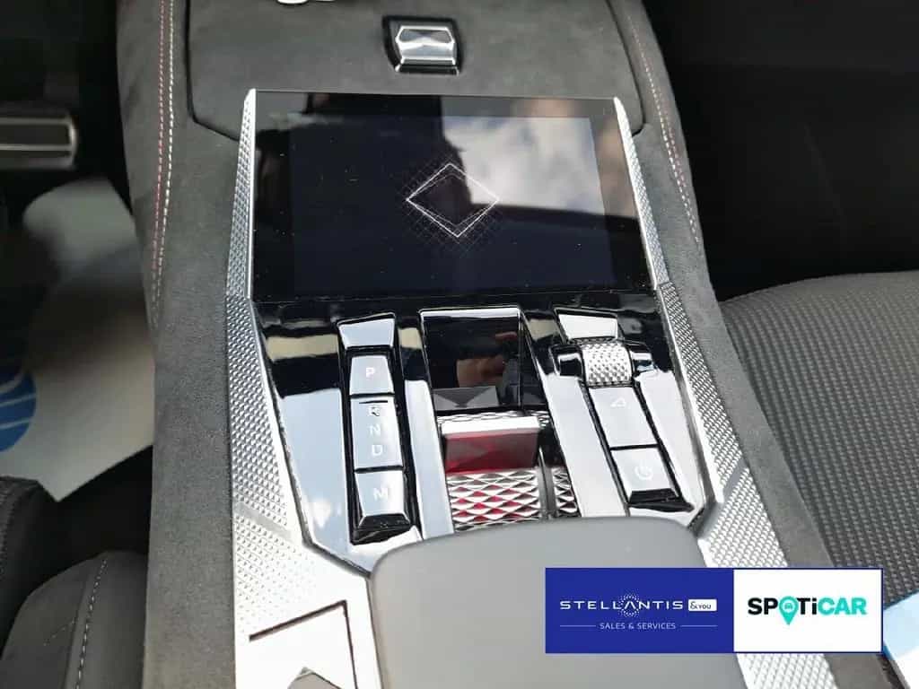 DS Automobiles DS4 4 Performance Line PT 130 EAT8 Focal SHZ eSi 01/2024-photo-19