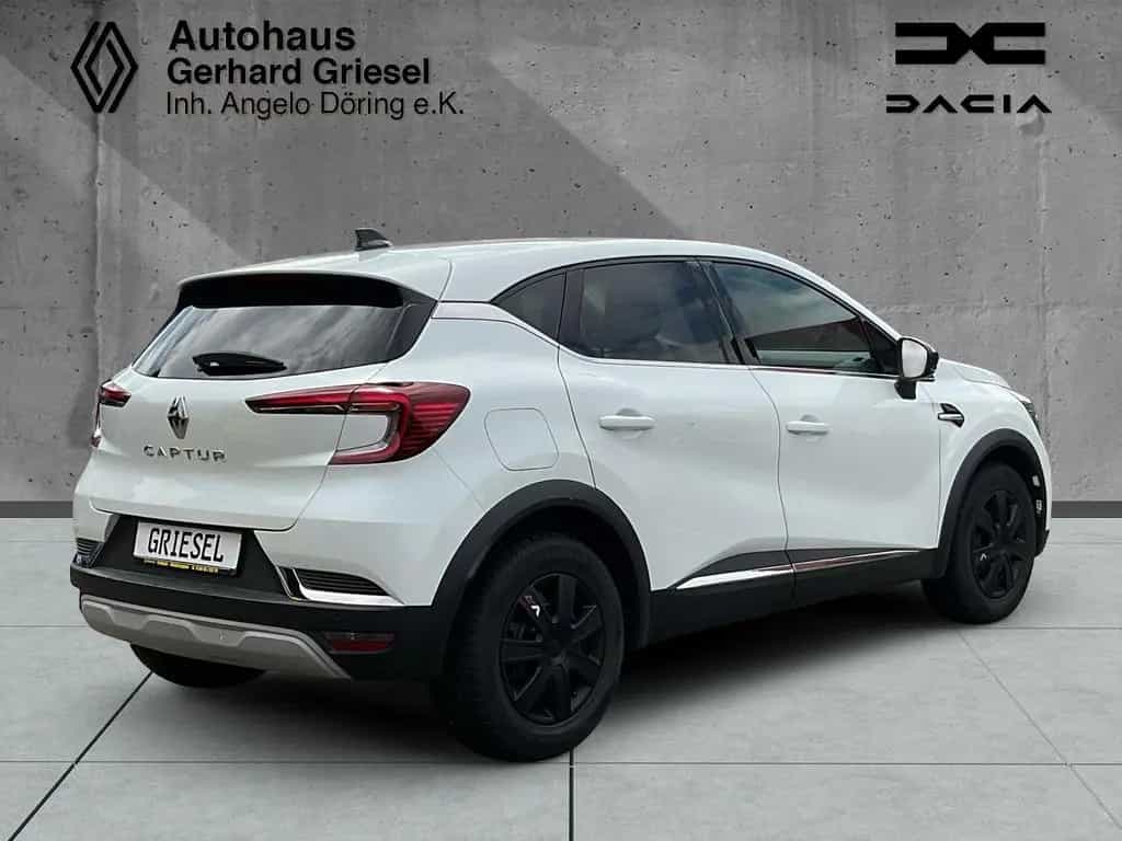 Renault Captur II Techno Mild Hybrid 140 04/2023-photo-4