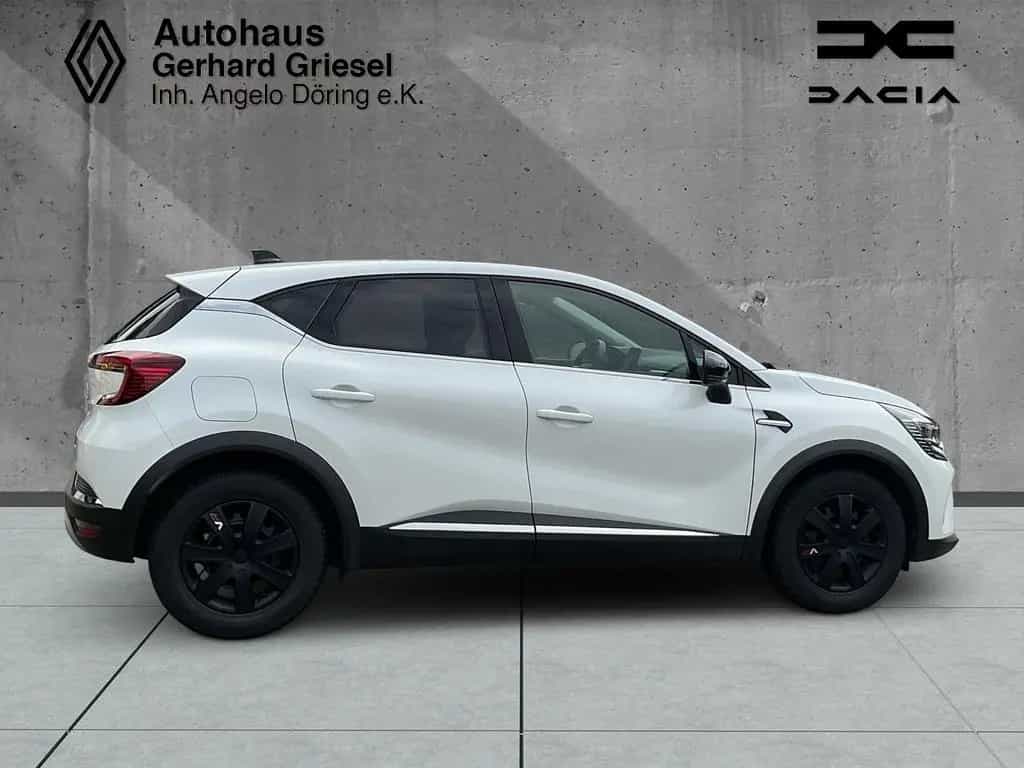 Renault Captur II Techno Mild Hybrid 140 04/2023-photo-5