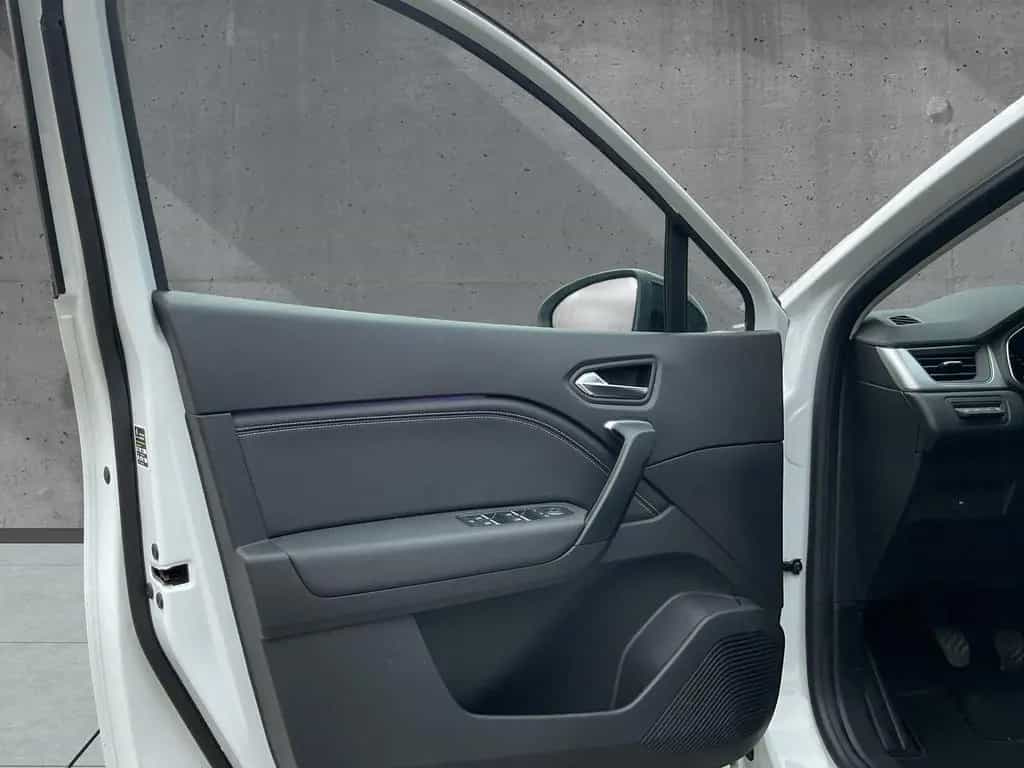 Renault Captur II Techno Mild Hybrid 140 04/2023-photo-7