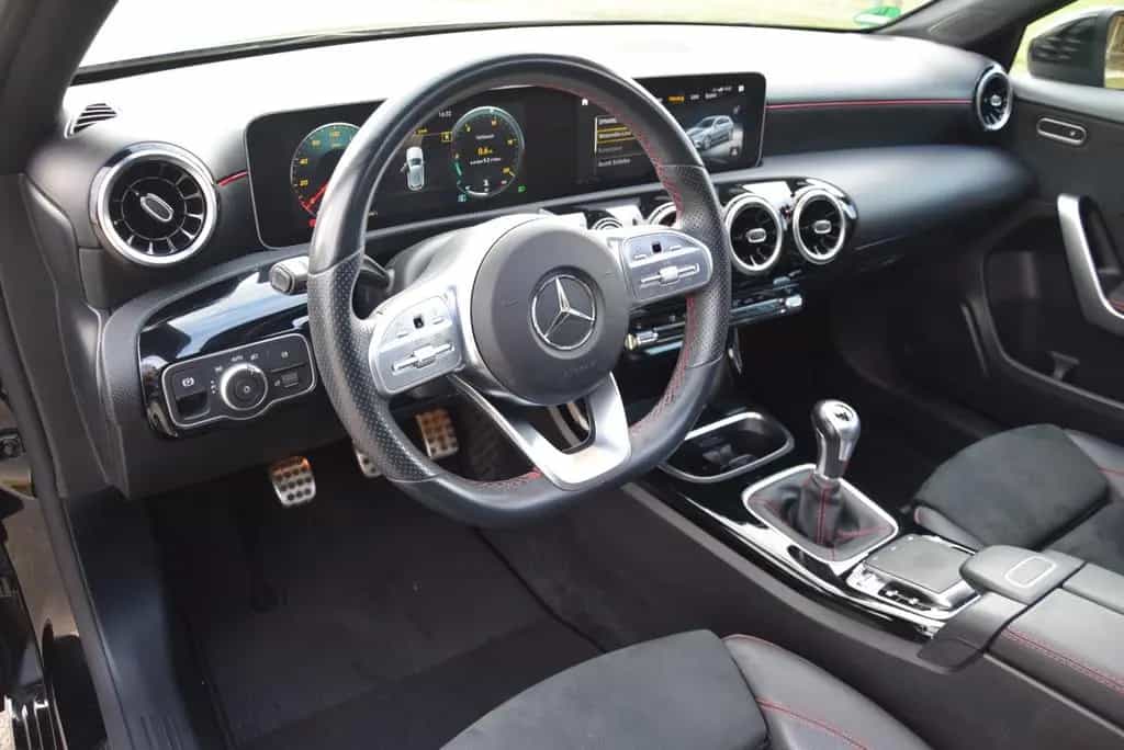 Mercedes-Benz A-Class 200 AMG LINE/PANO/SPURAS./SONNENDACH 09/2018-photo-18