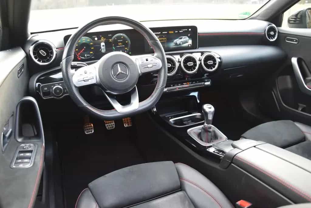 Mercedes-Benz A-Class 200 AMG LINE/PANO/SPURAS./SONNENDACH 09/2018-photo-22