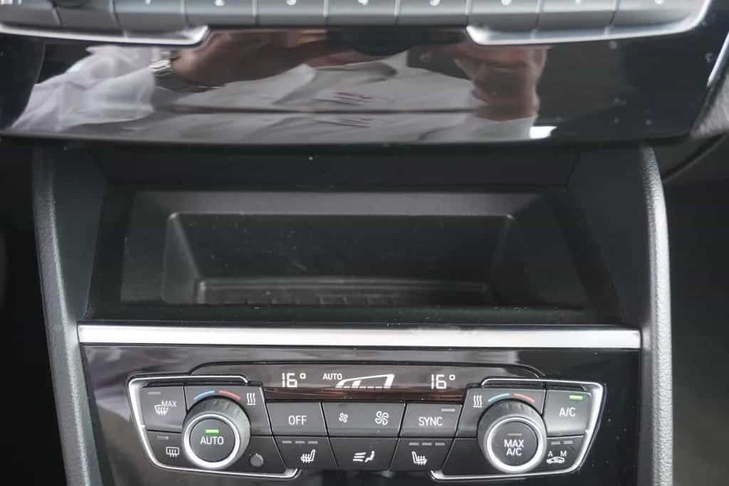 BMW 218 Active Tourer 218i Active Tourer Advantage LED NAVI SHZ TEMPOM 05/2016-photo-24