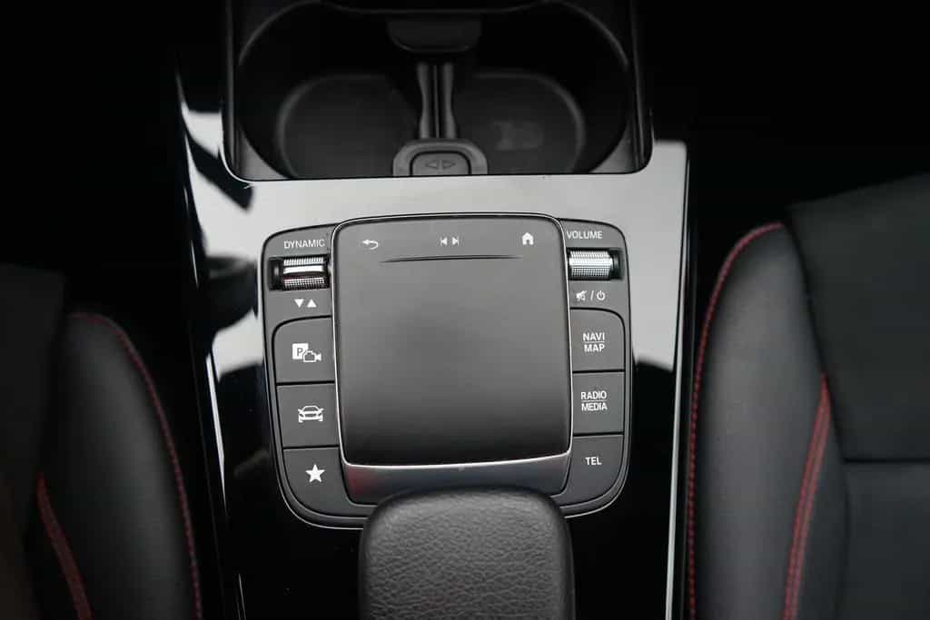 Mercedes-Benz CLA 250 AMG Line Aut. LED AHK 360° Totwinkel DAB 01/2020-photo-16