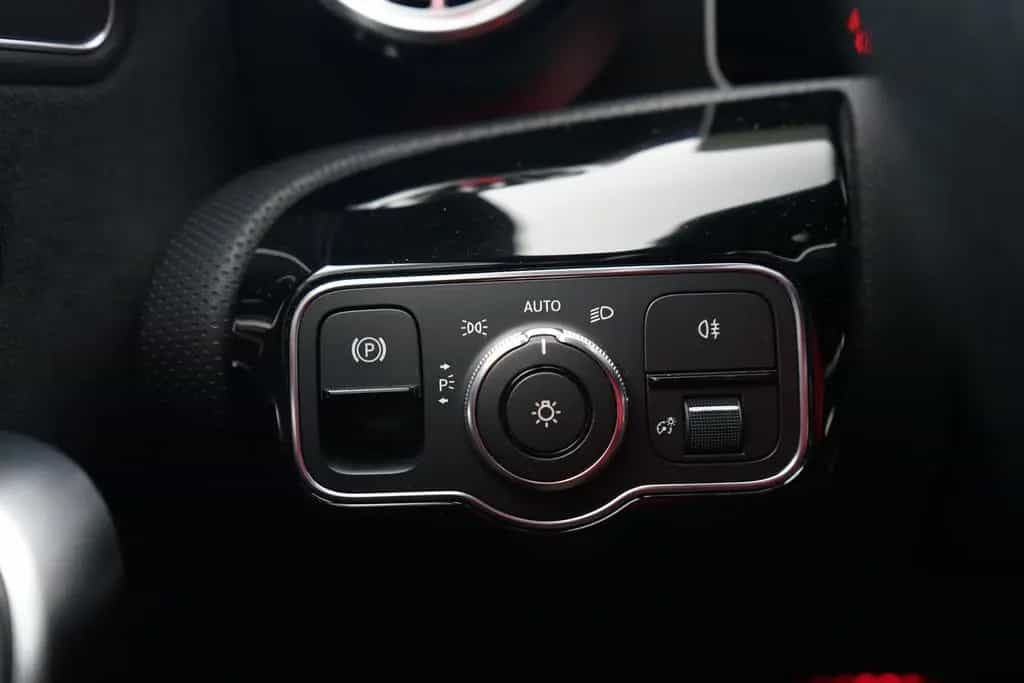 Mercedes-Benz CLA 250 AMG Line Aut. LED AHK 360° Totwinkel DAB 01/2020-photo-23