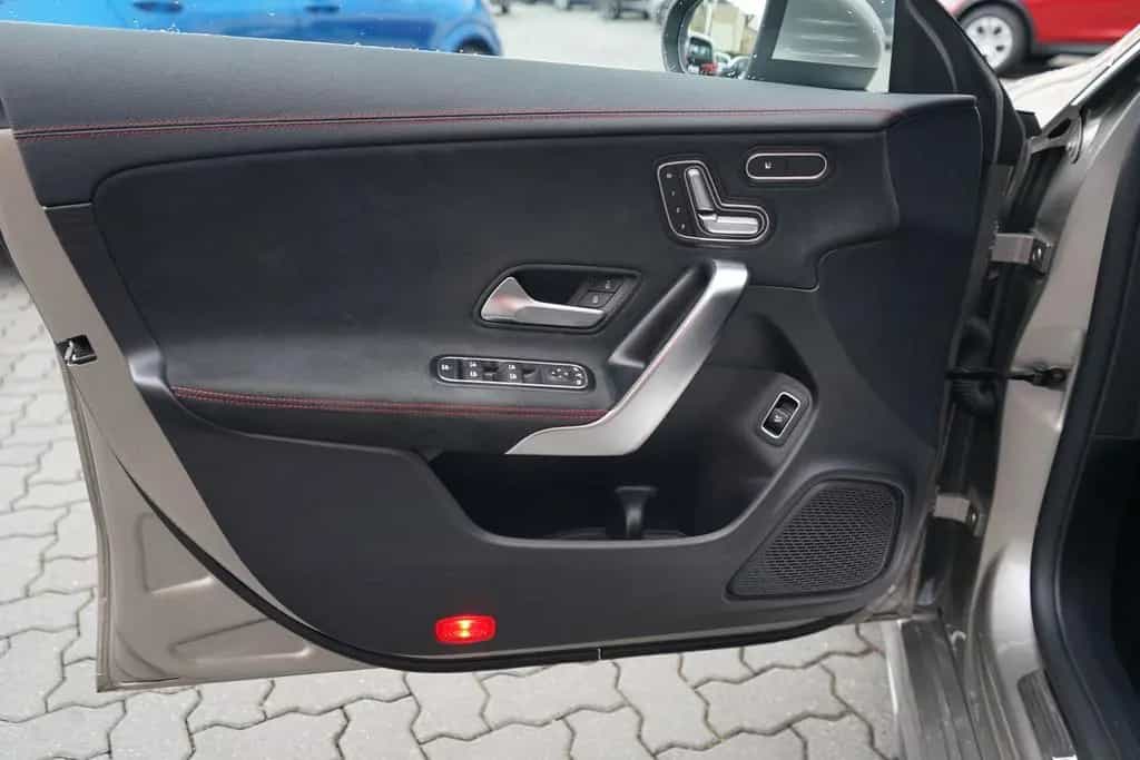 Mercedes-Benz CLA 250 AMG Line Aut. LED AHK 360° Totwinkel DAB 01/2020-photo-24