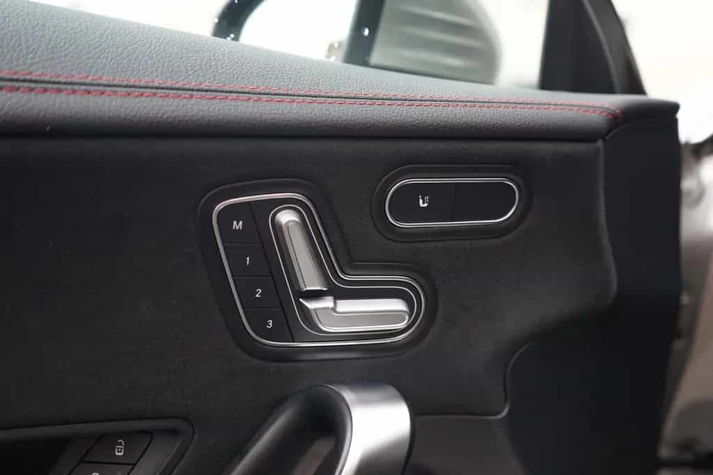 Mercedes-Benz CLA 250 AMG Line Aut. LED AHK 360° Totwinkel DAB 01/2020-photo-25