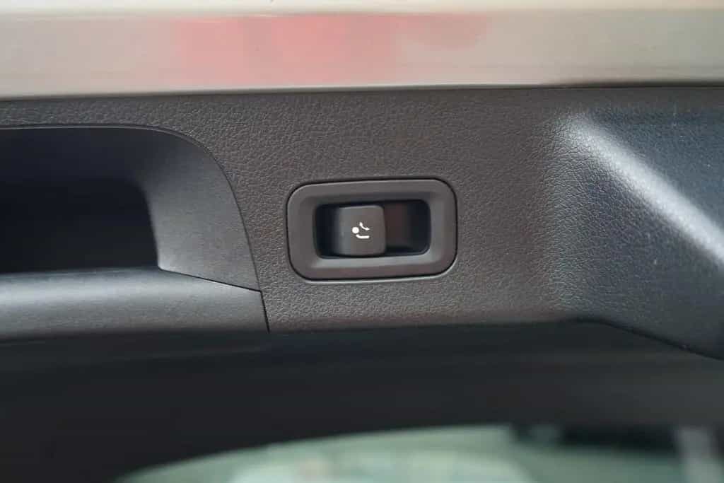 Mercedes-Benz CLA 250 AMG Line Aut. LED AHK 360° Totwinkel DAB 01/2020-photo-33