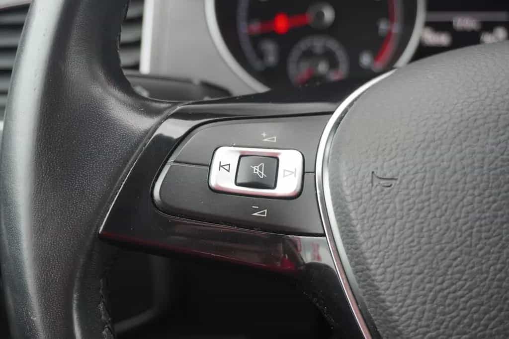 Volkswagen Golf Sportsvan VII 1.5 TSI Standheizung PDC USB 06/2020-photo-17