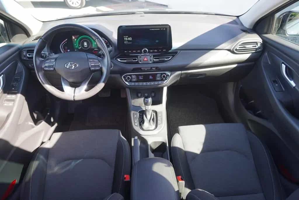 Hyundai i30 Kombi 1.5 Mild-Hybrid LED Navi Panorama DAB 10/2021-photo-13
