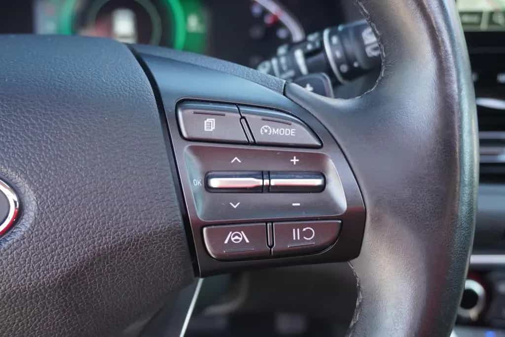 Hyundai i30 Kombi 1.5 Mild-Hybrid LED Navi Panorama DAB 10/2021-photo-16