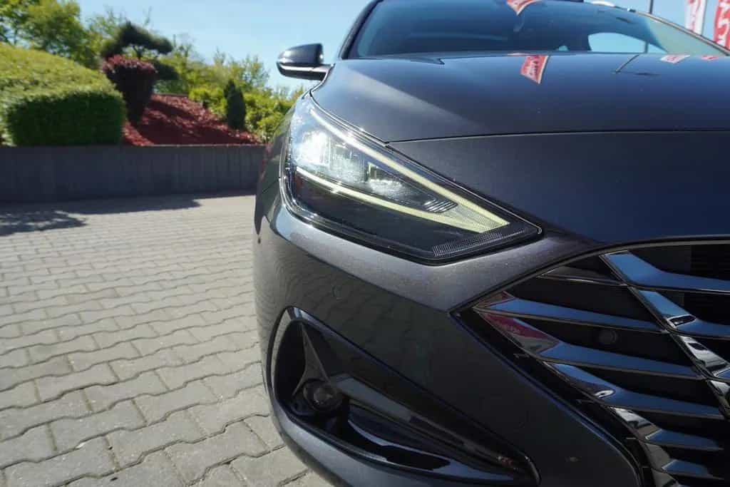 Hyundai i30 Kombi 1.5 Mild-Hybrid LED Navi Panorama DAB 10/2021-photo-27