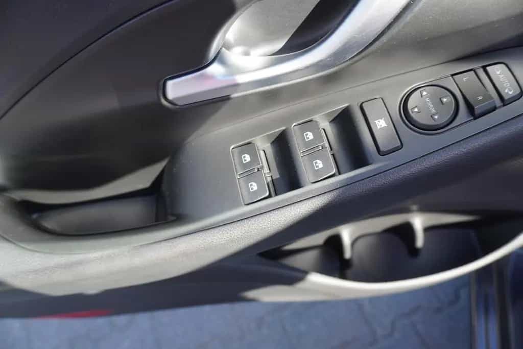 Hyundai i30 Kombi 1.5 Mild-Hybrid LED Navi Panorama DAB 10/2021-photo-28