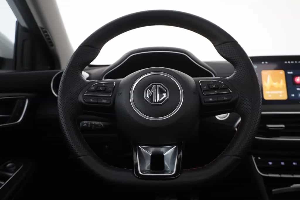 MG HS 1.5 T-GDI Luxury Aut. LED ACC Navi 360° Pano 02/2024-photo-14