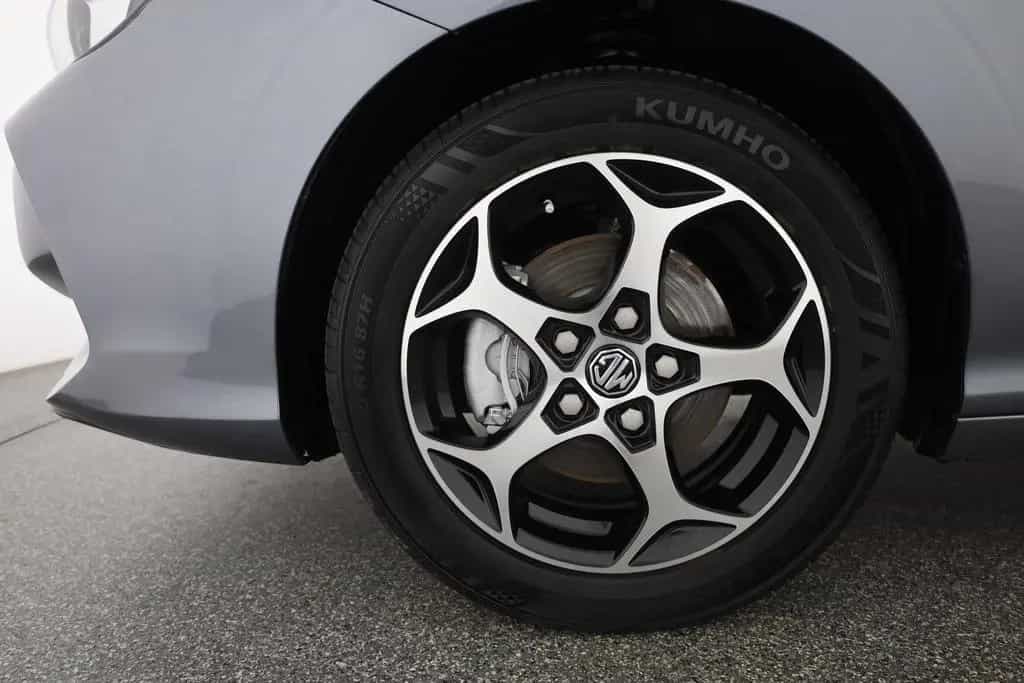 MG MG3 1.5 Comfort LED Navi Kamera 03/2025-photo-28