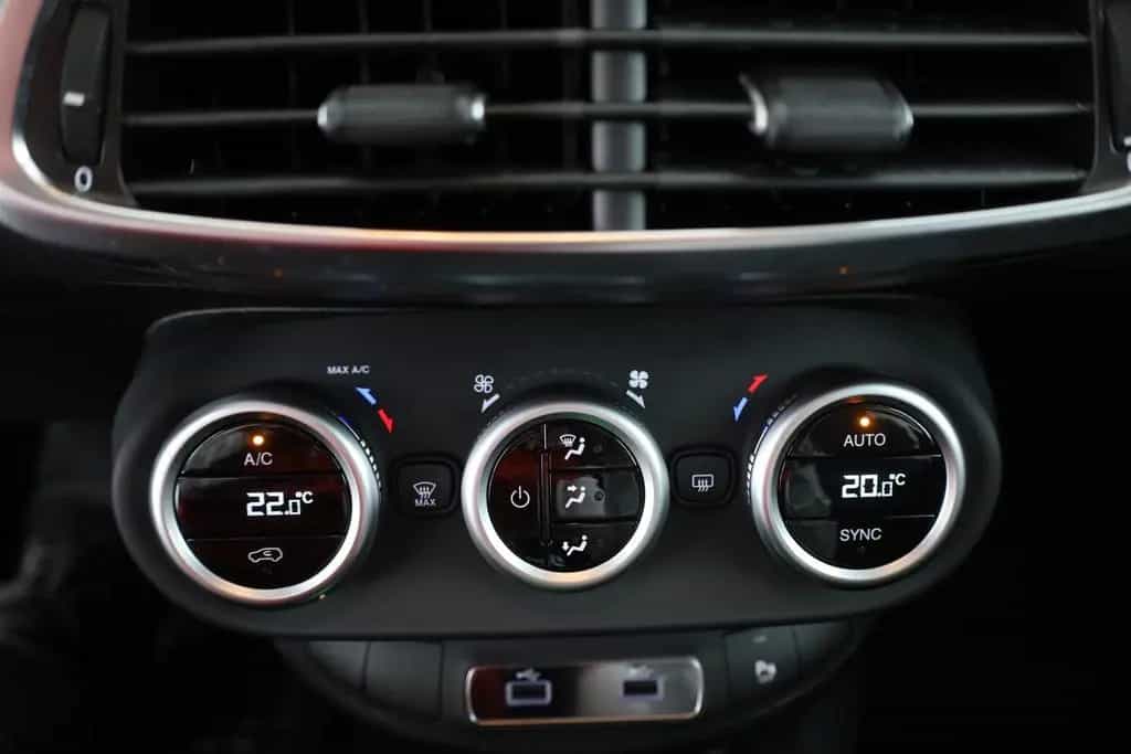 Fiat 500X 1.4T Aut. LED Kamera Tempomat App-Connect 03/2026-photo-11