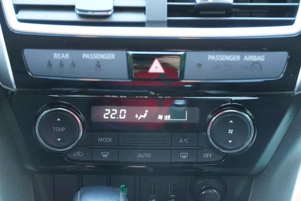 Mitsubishi Eclipse Cross 1.5 T-MIVEC Aut. Kamera AHK DAB 09/2019-photo-13