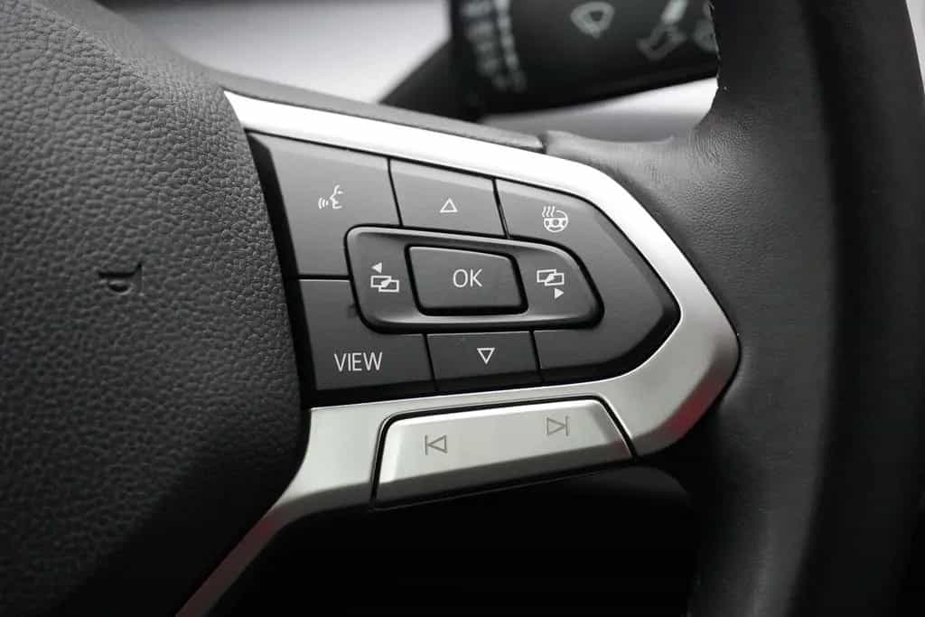 Volkswagen Golf VIII 1.0 Active LED Navi PDC Spurhalte DAB 06/2021-photo-19