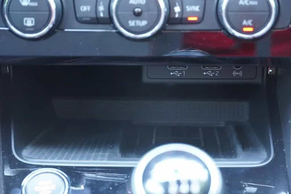 Seat Leon 1.5 TSI FR LED ACC Spurhalte Navi Kamera 06/2020-photo-15