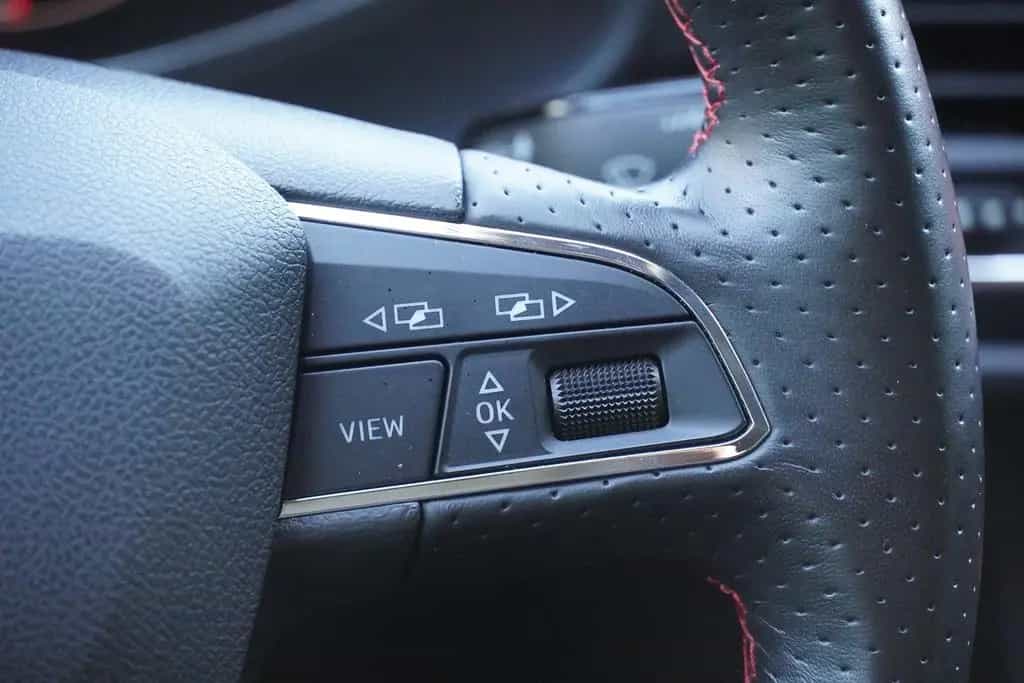Seat Leon 1.5 TSI FR LED ACC Spurhalte Navi Kamera 06/2020-photo-18