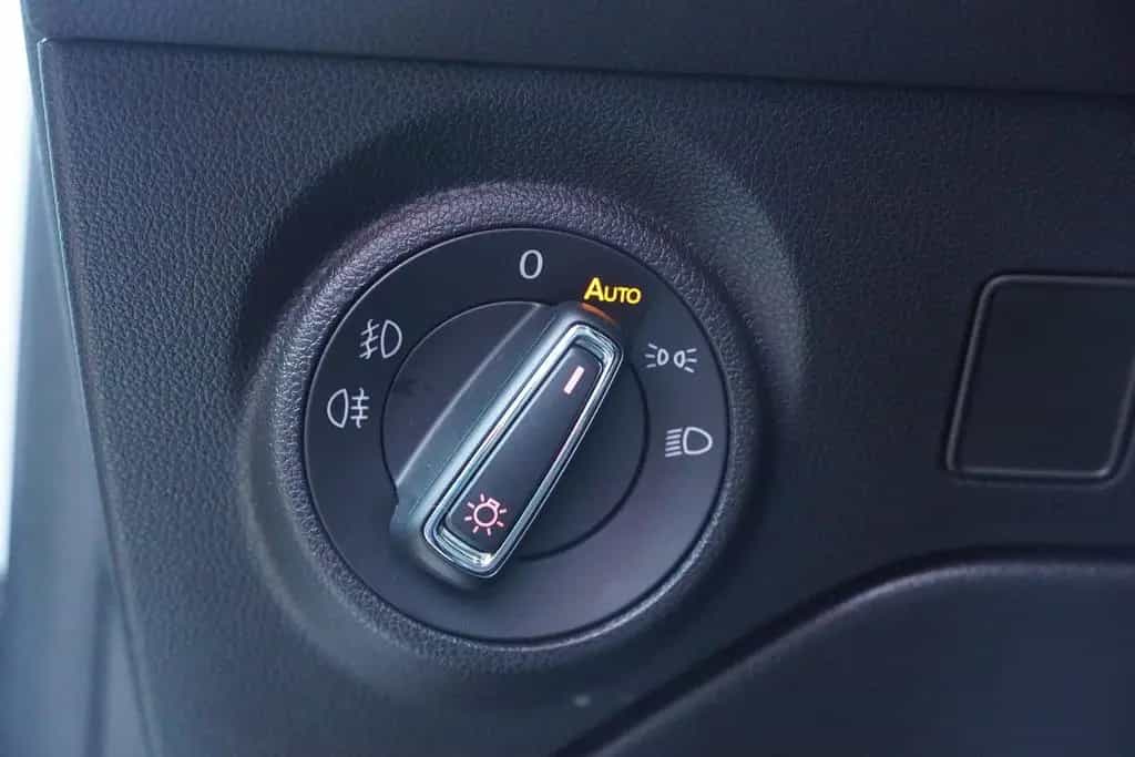 Seat Leon 1.5 TSI FR LED ACC Spurhalte Navi Kamera 06/2020-photo-21