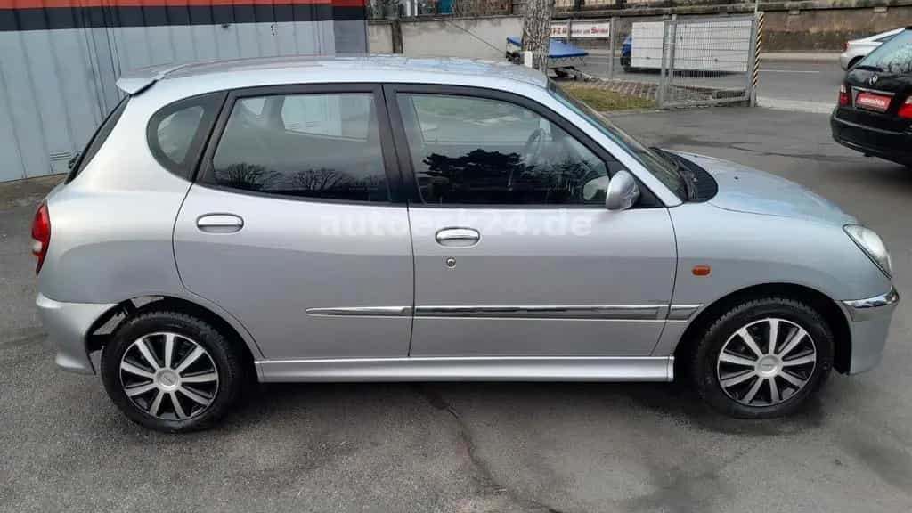 Daihatsu Sirion 1.3 Top S, 1. Hand, TÜV neu, Autom. 10/2003-photo-1