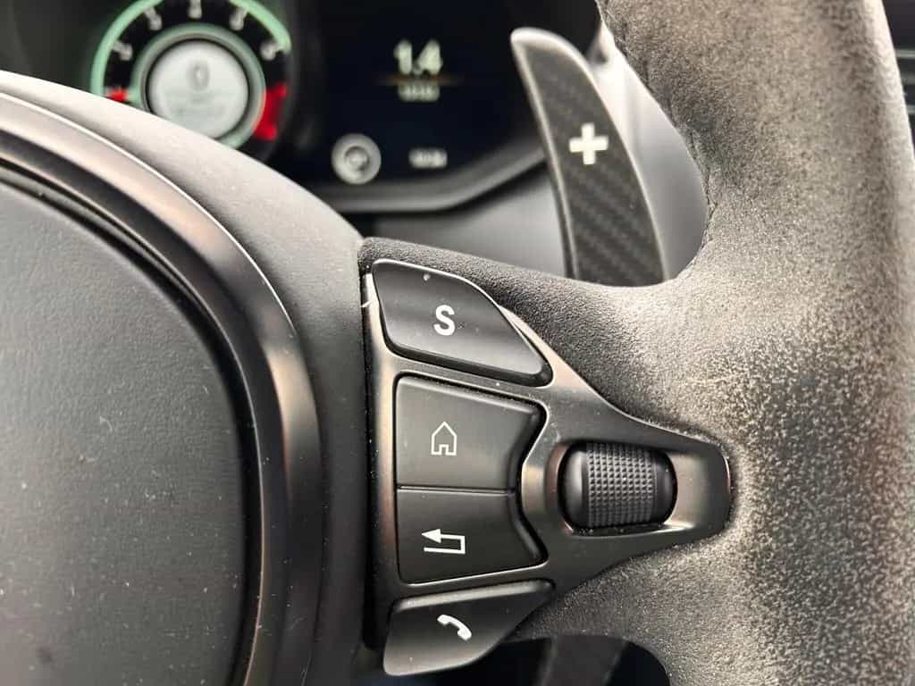 Aston Martin DBS 5.2 V12 Volante Leder Navi LED 1 Hand 11/2020-photo-12