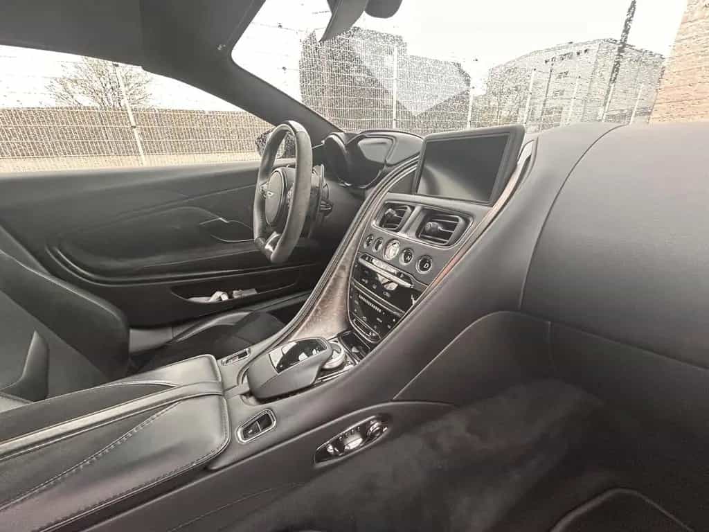 Aston Martin DBS 5.2 V12 Volante Leder Navi LED 1 Hand 11/2020-photo-16