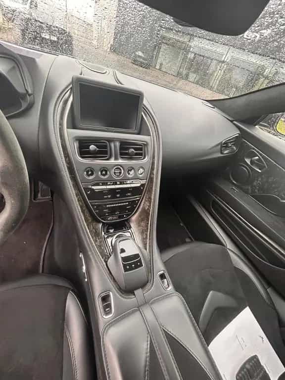 Aston Martin DBS 5.2 V12 Volante Leder Navi LED 1 Hand 11/2020-photo-8