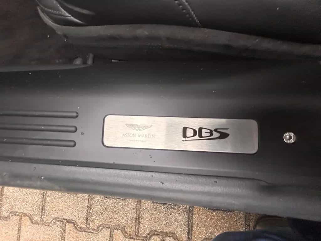Aston Martin DBS 5.2 V12 Volante Leder Navi LED 1 Hand 11/2020-photo-9