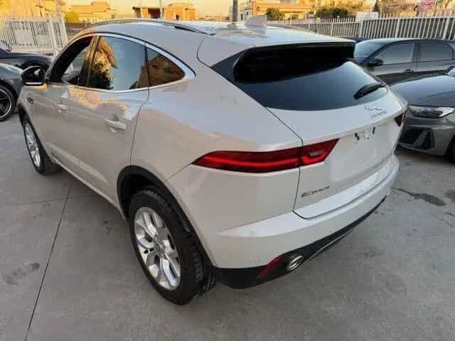 Jaguar E-Pace 2.0D 180 CV AWD aut. R-Dynamic S 08/2018-photo-4